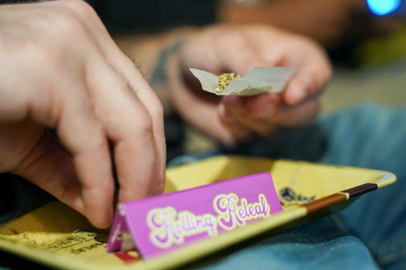 | rolling releaf weed delivery dispensary service massachusetts