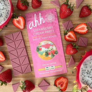 Strawberry Cream Party | White Chocolate Bar | 200mg CBG : 100mg THC